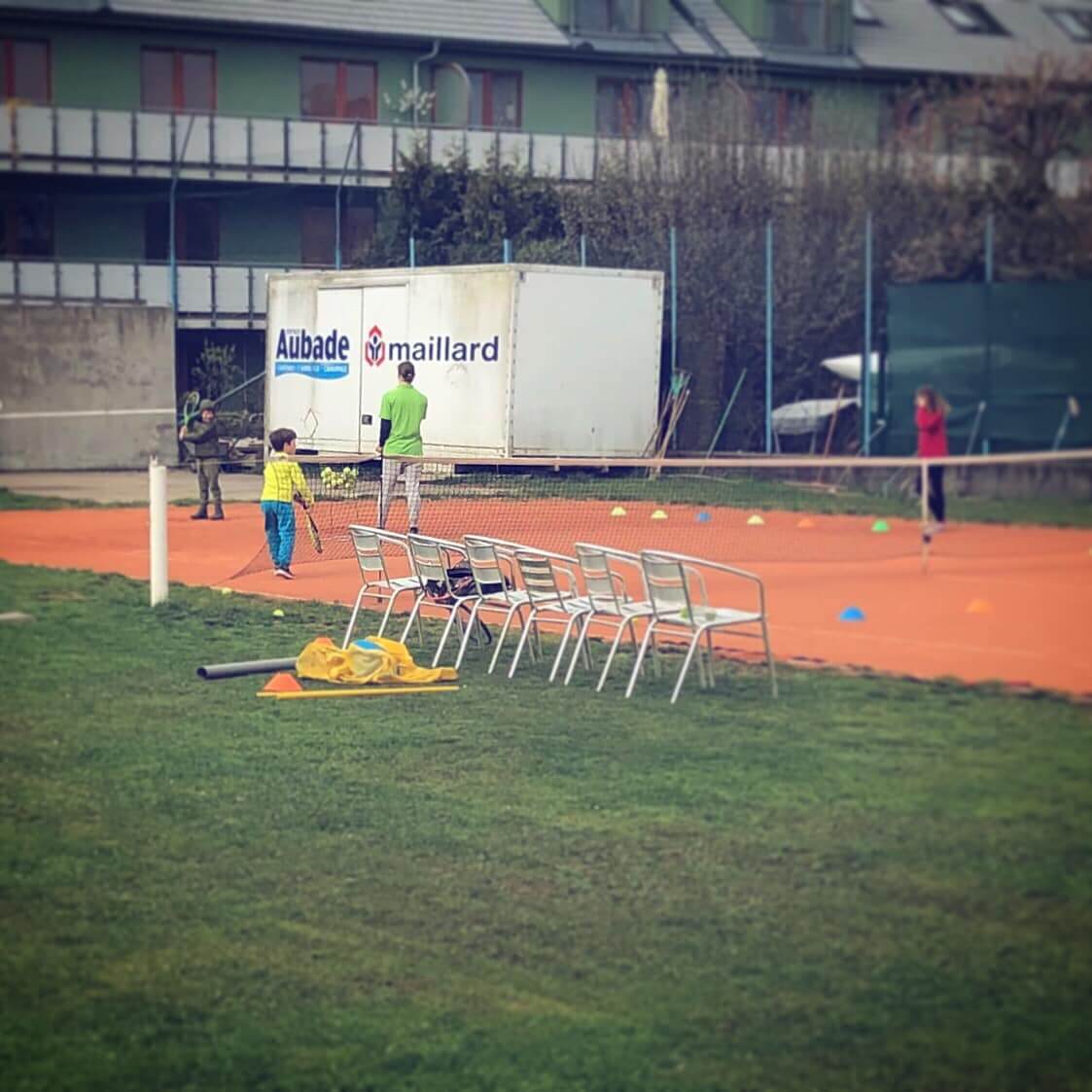 Děti mají sportovat a lítat venku