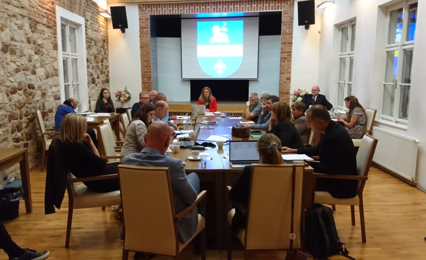 S novou radou a stále PROTI navyšování výstavby v Nových Chabrech